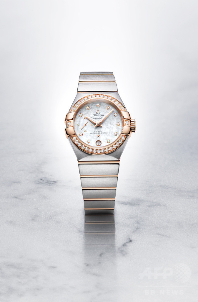 「オメガ」初マスタークロノメーター認定レディスモデル
