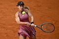 テニス、マドリード・オープン、女子シングルス2回戦。リターンを打つアンナ・カリンスカヤ（2023年4月28日撮影）。(c)JAVIER SORIANO / AFP