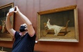 フランスのパリで、営業再開したルーブル美術館を訪れる人々（2020年7月6日撮影）。(c)FRANCOIS GUILLOT / AFP