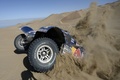 ダカールラリー2014（Dakar Rally 2014）第10ステージ。レースに臨むレッドブルSMG（Red Bull SMG）のカルロス・サインツ（Carlos Sainz、2014年1月15日撮影）。(c)AFP/FRANCK FIFE