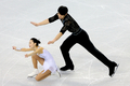 フィギュアスケート四大陸選手権2009（%%ISU Four Continents Figure Skating Championships 2009%%）ペア・ショートプログラム（SP）、63.20点を記録し3位につけた中国の張丹（%%Zhang Dan%%、ツァン・ダン、左）／張昊（%%Zhang Hao%%、ツァン・ハオ）。（2009年2月4日撮影）(c)AFP/Getty Images/Matthew Stockman