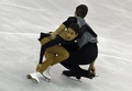15-16フィギュアスケート、グランプリ（GP）ファイナル、ペア・ショートプログラム（SP）。演技に臨むクセニヤ・ストルボワ/ヒョードル・クリモフ組（2015年12月10日撮影）。(c)AFP/LLUIS GENE