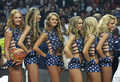 FIBAバスケットボール・ワールドカップ（FIBA Basketball World Cup 2014）決勝、米国対セルビア。米国チームを応援するチアリーダー（2014年9月14日撮影）。(c)AFP/GERARD JULIEN