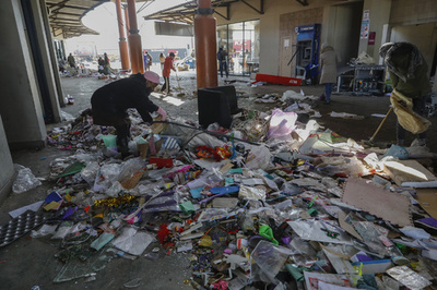 南ア暴動、店舗などの被害4万件 政府発表