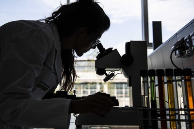 DNAデータ、暗号化技術向上で「共有利用」可能に？