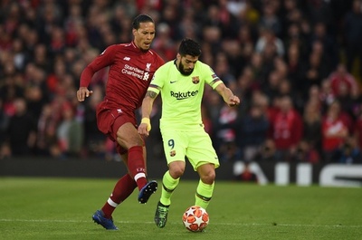 スアレスが膝を手術、国王杯決勝の出場は微妙に