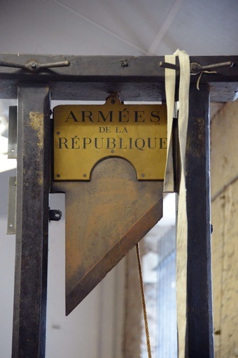 「今でも斬れる」19世紀のギロチン、競売へ フランス