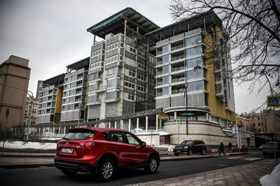 在モスクワ英大使館前、「ルガンスク人民共和国広場」に変更