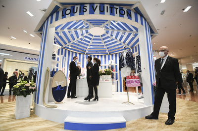 廃棄処分に「ノン」 仏高級ブランドが売れ残りを再利用