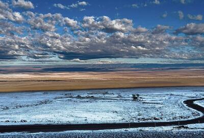 世界一乾燥したアタカマ砂漠、10年ぶりの雪 チリ