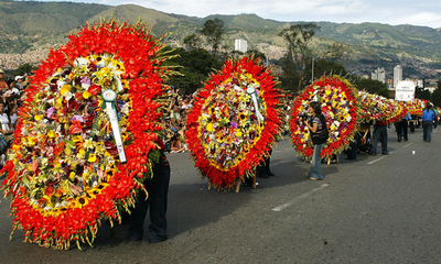 コロンビアで恒例の花の祭典