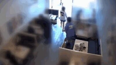 韓国「失われる道徳」…中年女性、中学生を連れて「ためらうことなく」食い逃げ