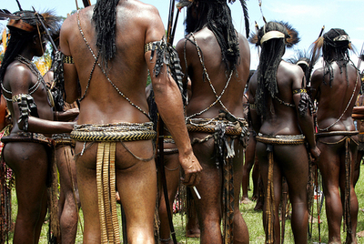 インドネシアでポルノ禁止法可決、パプア固有文化に危機