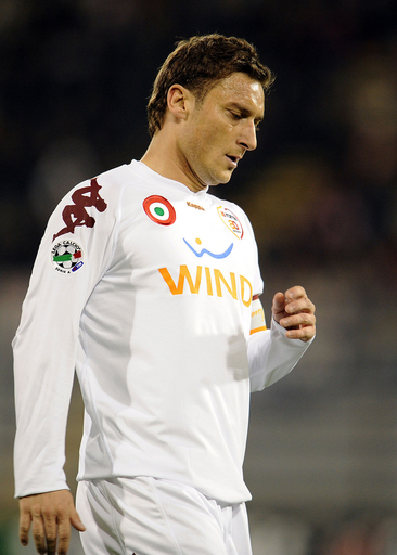 ローマ アウェーでカリアリと引き分ける