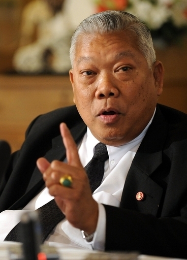 タイ首相、スト回避にテレビでニンニク料理を紹介