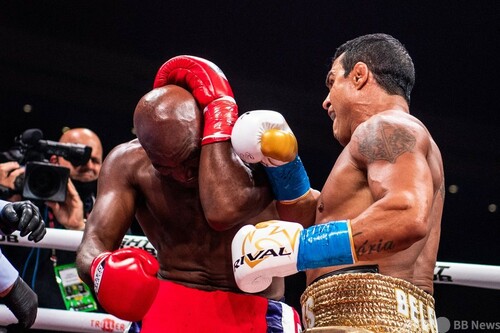 ホリフィールド氏 Ufc元王者ベウフォートに1回tko負け 写真10枚 ファッション ニュースならmode Press Powered By Afpbb News
