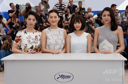 【写真特集】『海街diary』上映、綾瀬さんらレッドカーペットに カンヌ 【写真特集】『海街diary』上映、綾瀬さんらレッドカーペットに カンヌ