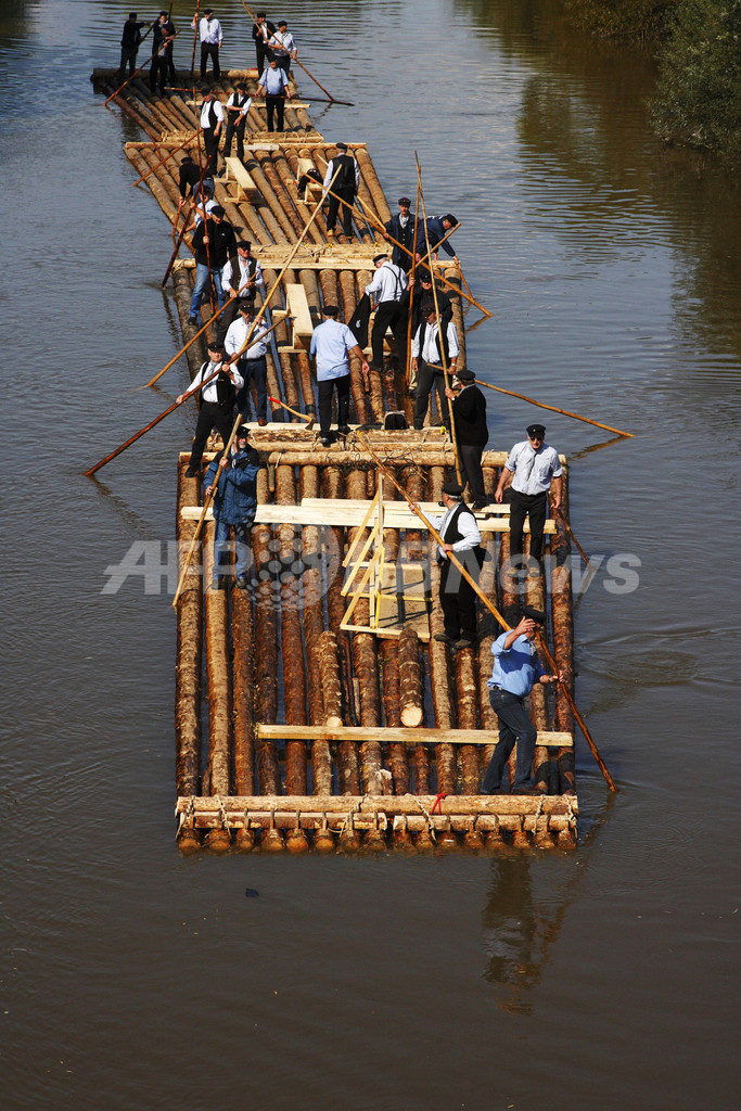 ドイツで50年前のマイン川筏下りを再現