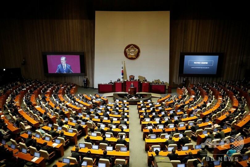 韓国大統領、経済副首相と大統領府政策室長を同時更迭