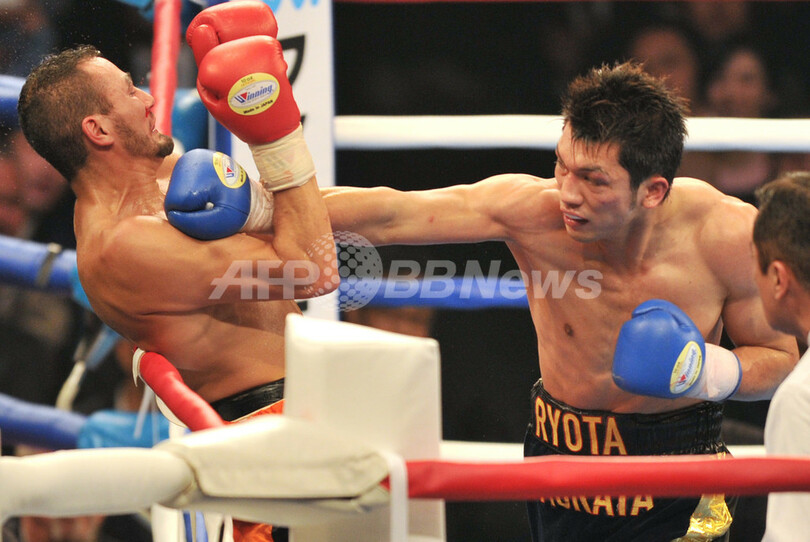 五輪金メダリスト村田、プロ2戦目も勝利