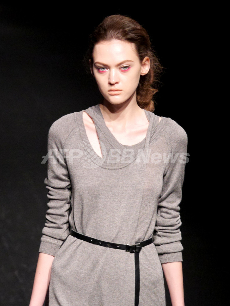 ＜13/14年秋冬東京コレクション＞エー ディグリー ファーレンハイト