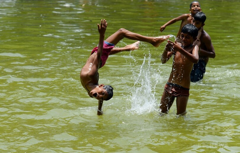 インド南部、熱波で430人以上死亡 気温50度に迫る
