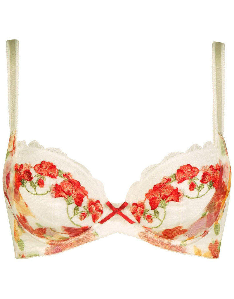 着やせとバストアップを両立、ワコール「約束のブラ」