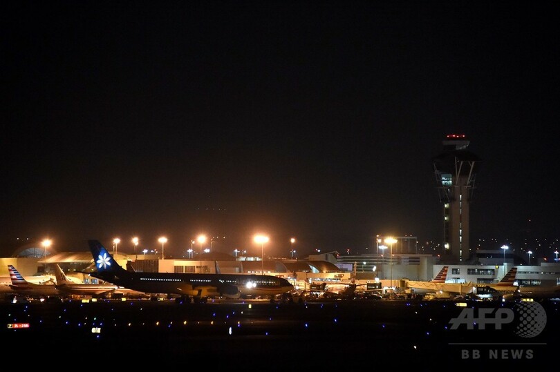 ロサンゼルス国際空港で大きな音、発着ロビーを一時閉鎖