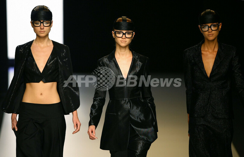 ＜08年春夏パサレラ・シベレス＞ヘスス・デル・ポソが新作を発表