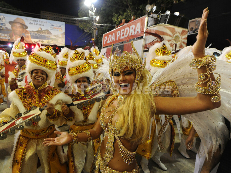 コンドーム300万個を無料配布、リオのカーニバル