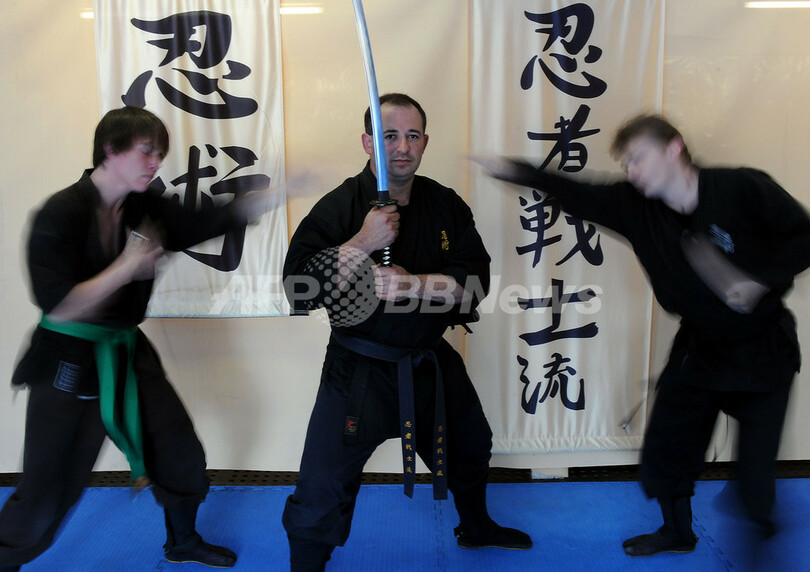 「忍者」が路上強盗を撃退！オーストラリア