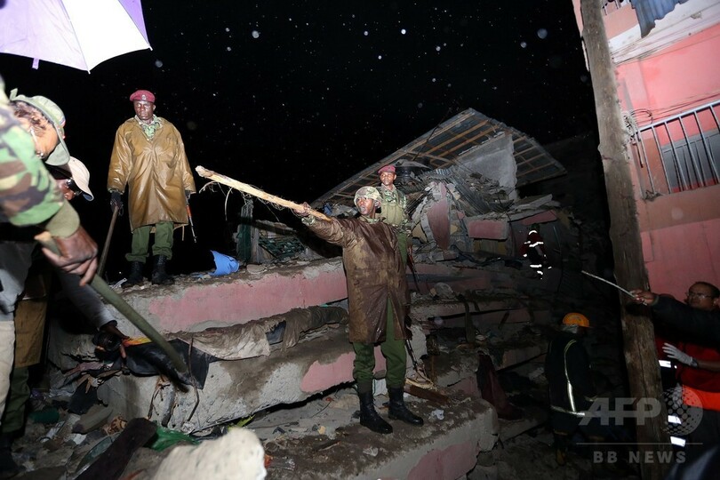 ケニアのビル崩壊、少なくとも7人死亡 暴風雨でも死者7人
