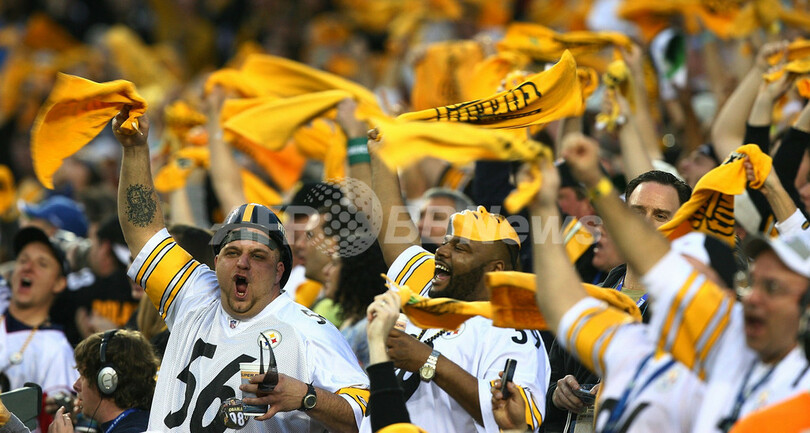 観戦を楽しむファン、NFL第43回スーパーボウル