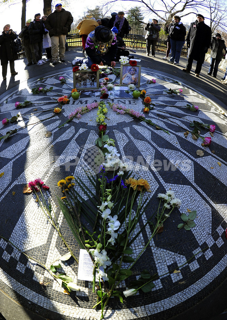 ジョン・レノン没後30年、世界各地でファンが追悼