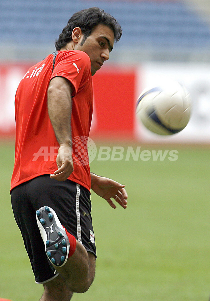 イラン代表 ウズベキスタン戦へ向けチーム練習