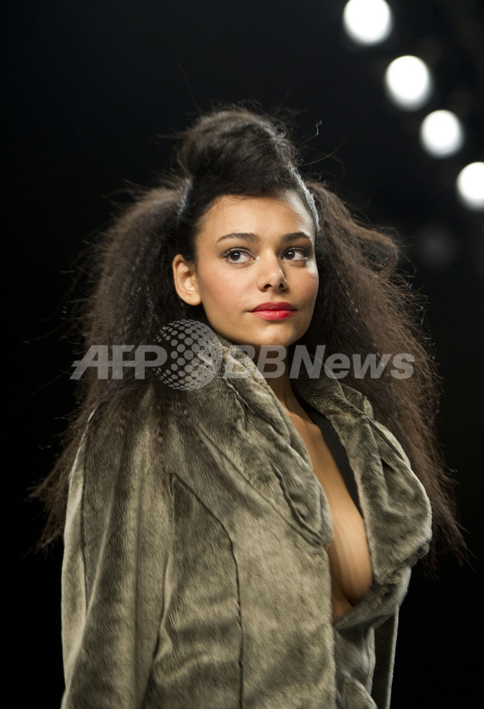 ＜11/12年秋冬ベルリン・コレクション＞｢アニャ・ゴッケル｣にリリー・コール登場