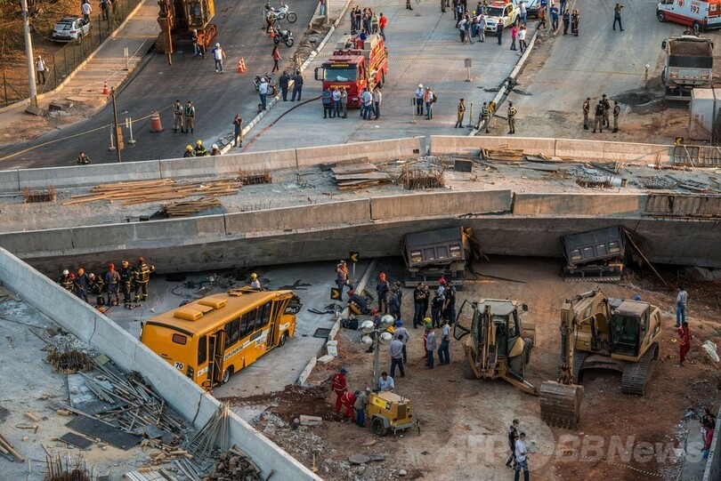 W杯都市で高架道路が崩落 2人死亡、19人負傷 ブラジル