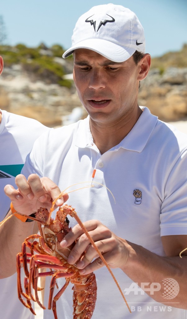 ナダルが水着姿でビーチ楽しむ、国別対抗戦のATPカップ控え