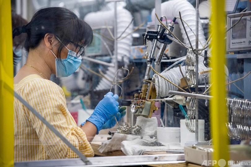 バイデン氏、プーチン氏に米国製パイロット用サングラス贈呈