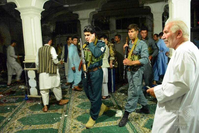 アフガンでシーア派モスク襲撃、33人死亡 ISが犯行声明
