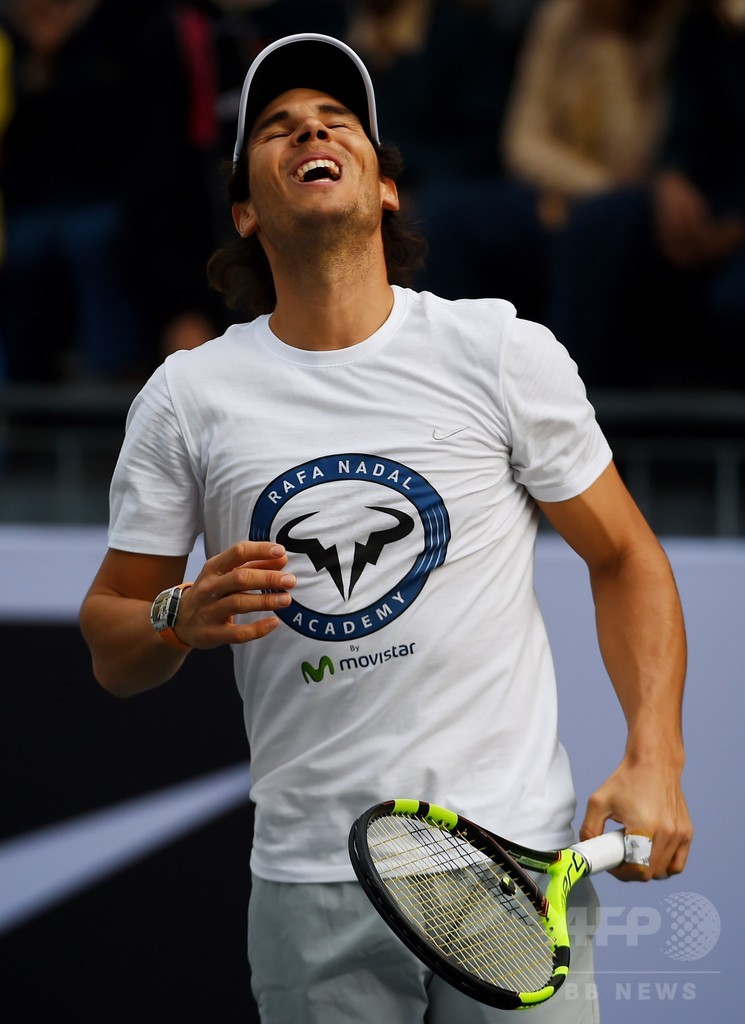 ナダルが印でテニスアカデミー開校、子どもたちと交流