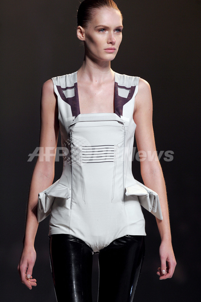 ＜07/08年秋冬パリ・コレクション＞フセイン・チャラヤン、新作を発表 - フランス