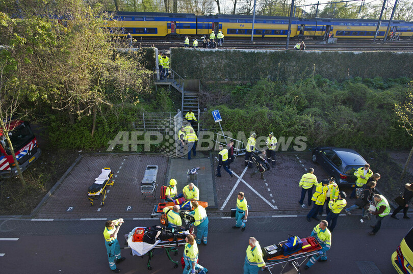 オランダで列車正面衝突、60人以上が負傷