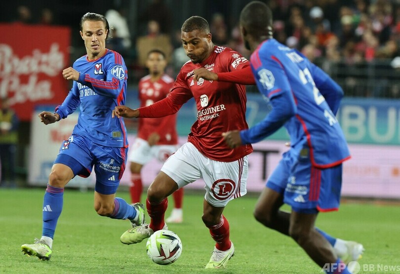 開幕から好調のブレスト首位浮上 不振リヨンに勝利