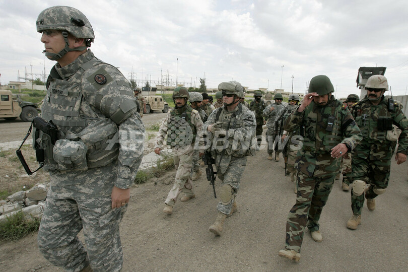 検問所に銃撃、イラク軍兵士13人死亡 - イラク