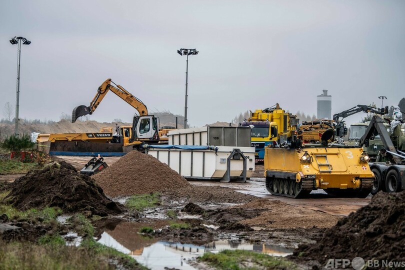コロナ変異でミンク殺処分のデンマーク、死骸を埋めて処理