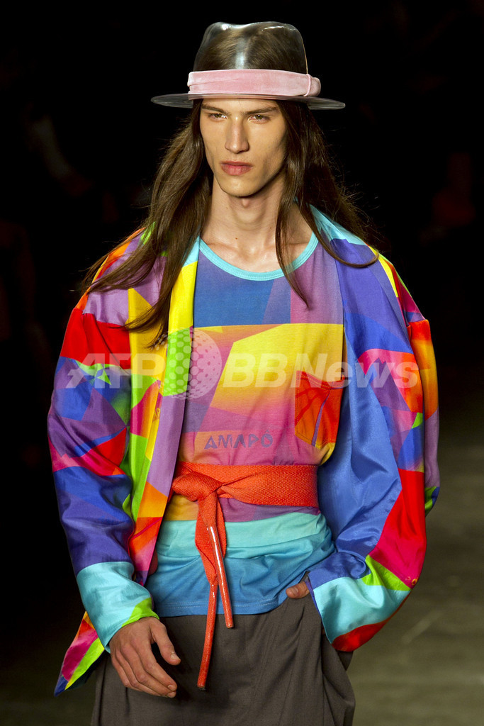 ＜12年春夏サンパウロ・コレクション＞アマポら、新作を発表