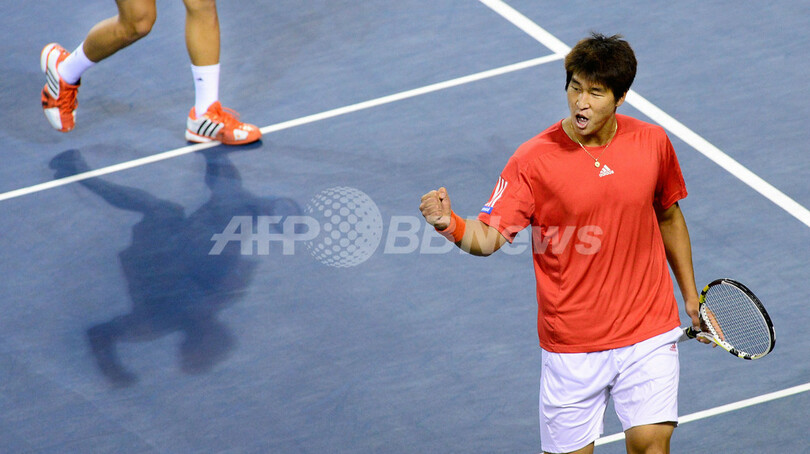 日本、ダブルスで韓国に敗れ2勝1敗 デビス杯