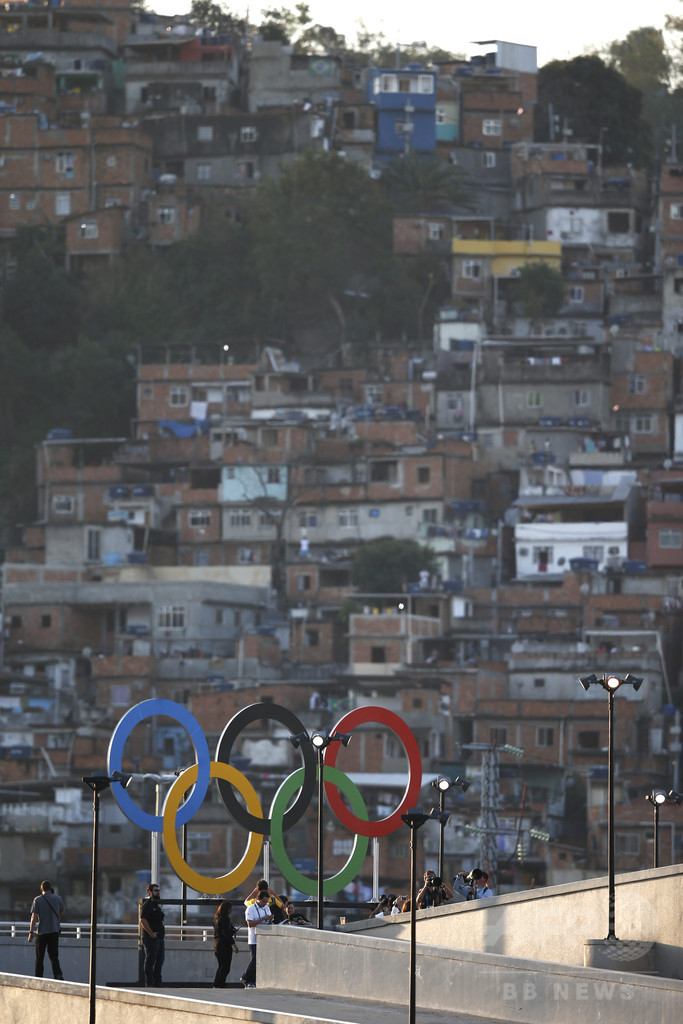 リオ警察が精鋭警官銃撃の強制捜査、容疑者3人殺害