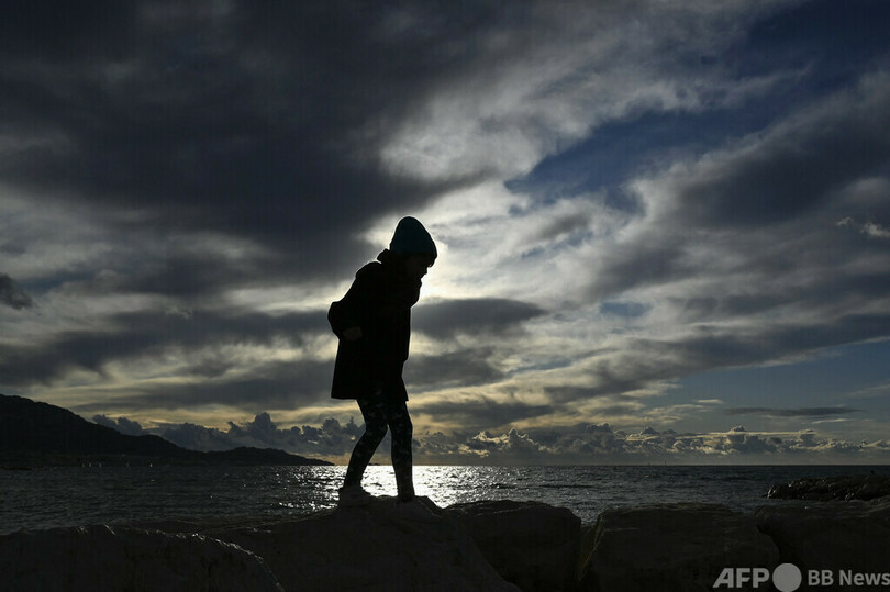 ビールジョッキ大の髪の塊、少女の胃から摘出 チェコ